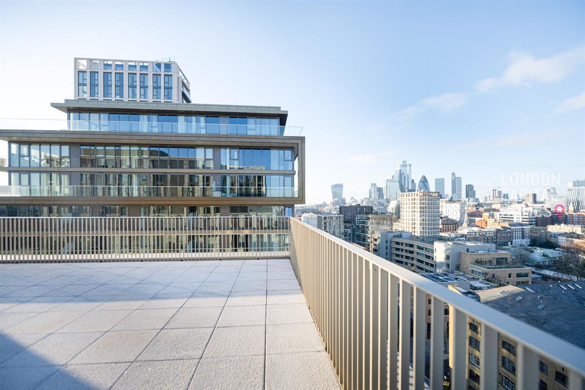 2 Merino Gardens, London